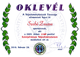Ezüstjelvényes túrázó