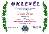 Ezüstjelvényes túrázó